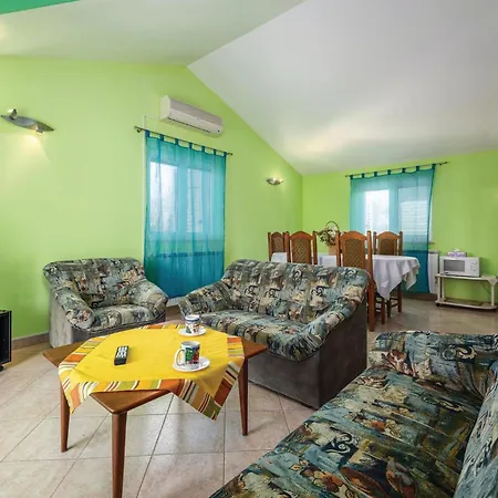 2 Bedroom Amazing In Sv,lovrec *