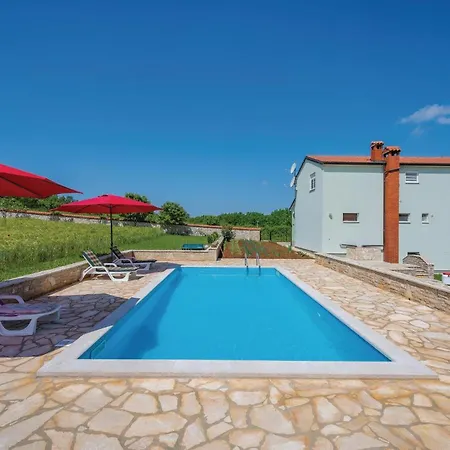 2 Bedroom Amazing In Sv,lovrec Apartment *