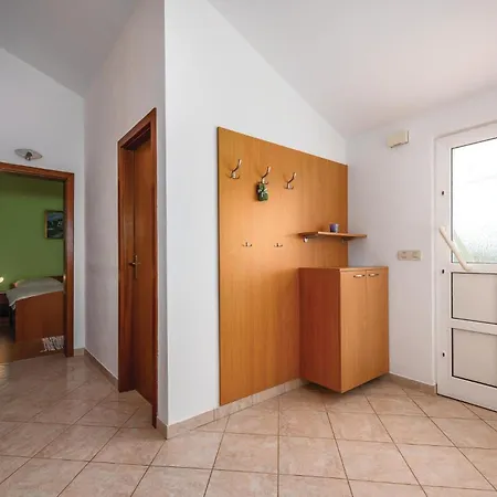 2 Bedroom Amazing In Sv,lovrec Apartment