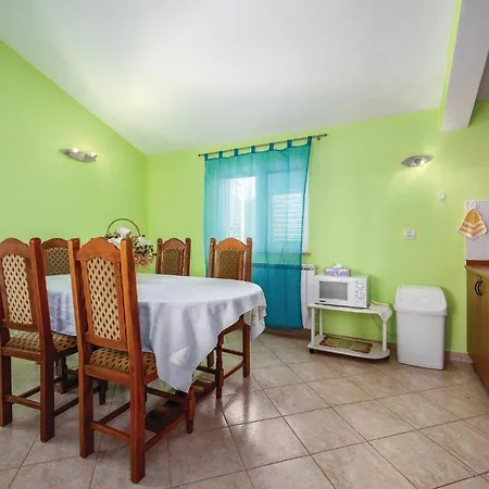 Two-bedroom In Svlovrec