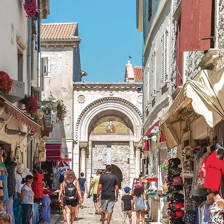 Two-bedroom In Svlovrec * Jakici